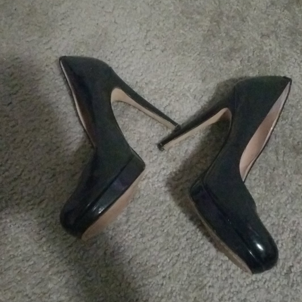 Pumps - Picture 2 of 4